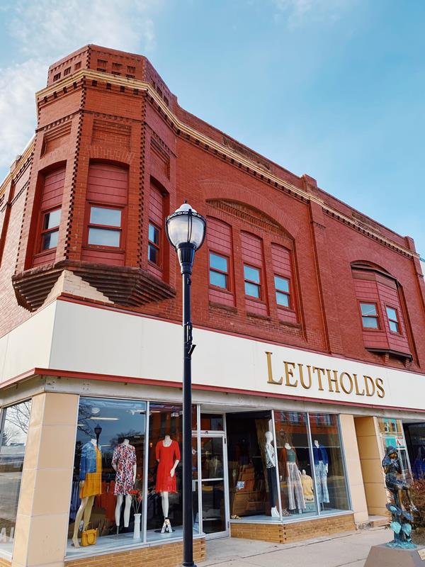 Leuthold Clothing Stores Cresco, IA